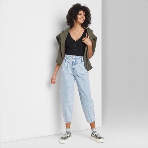 NWT Wild Fable High Rise Balloon Leg Light Blue Wash Jeans 14 - Picture 1 of 8